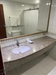 Mall Suites - 563