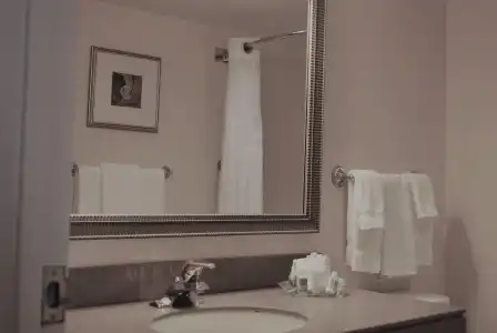 Holiday Inn & Suites Ottawa Kanata by IHG - 9