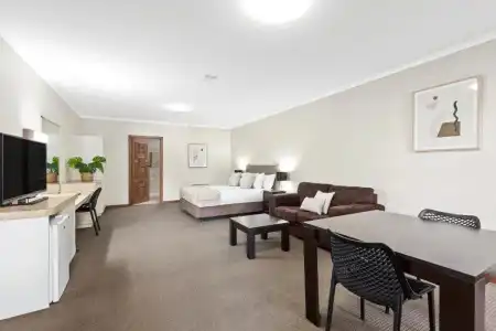 Quality Inn Presidential - 67