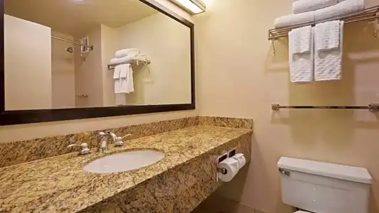 Best Western Plus Bayside Inn - 49