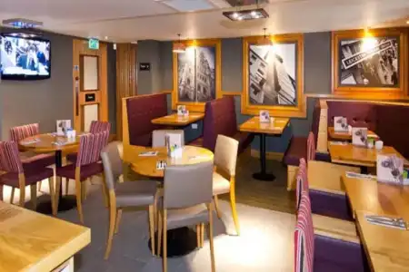 Premier Inn London Leicester Square - 4