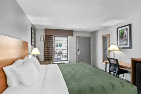 Quality Inn Bowling Green South - 3