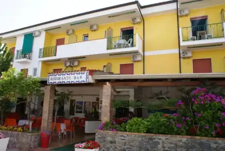 Cristina - 24