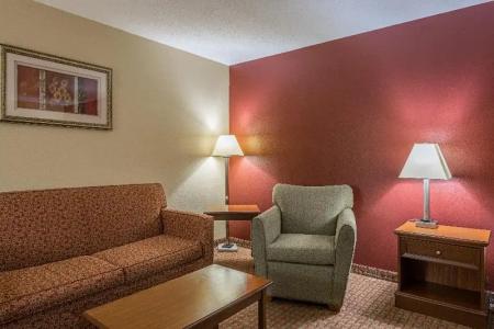 Red Roof Inn & Suites Little Rock - 25