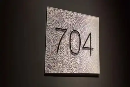 Yllen Eiffel - 220
