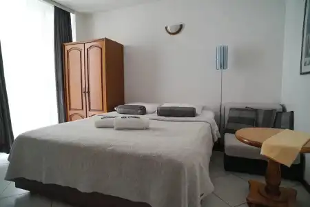 Apartments and Rooms Degra - 109