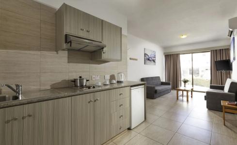 Penelope Beach Apts - 20