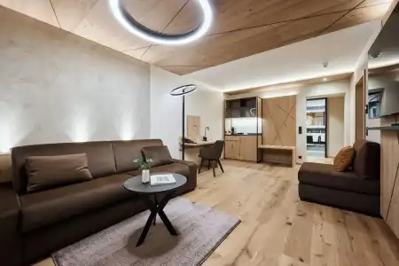 VALARA Alpine Art - 82