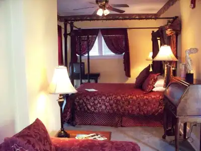 Inn at 835 Boutique - 109