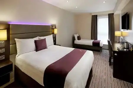 Premier Inn London Victoria - 2