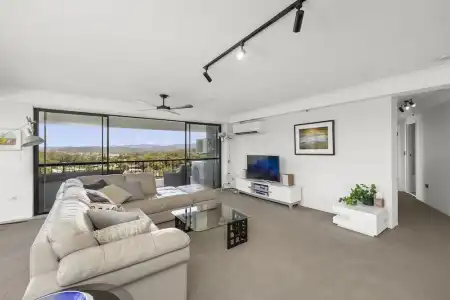 Gemini Court Holiday Apartments - 250