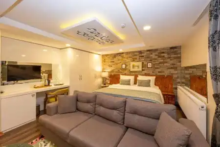The Marions Suite - 123