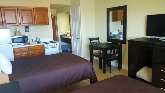 Driftwood Beach Motel - 104