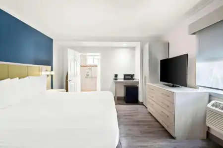 SureStay by Best Western Santa Monica - 38