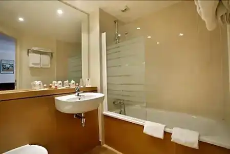 Campanile PRIME - Caen Centre Gare - 68