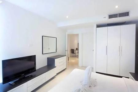 Sunset Plaza Holiday Apartment - 46