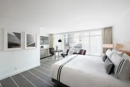 The Colonnade Residences - 27
