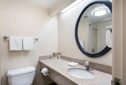 Red Roof Inn Laredo - 16