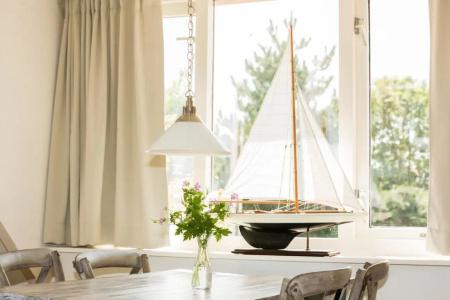 Villa Suisse Bed & Breakfast - 36