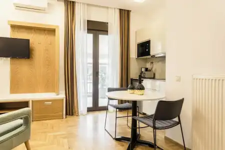 Nicholas Point Apartments and Rooms - 100