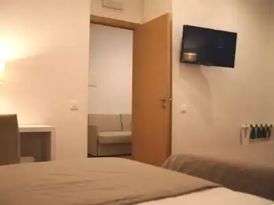 Lisbon Style Guesthouse - 57