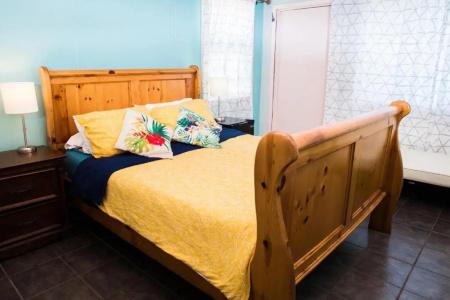 ITH Beach Bungalow Surf Hostel - 2
