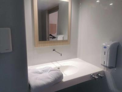 Hôtel Première Classe Toulouse Nord - Sesquières - 37