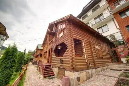 Dolyna Gir - 50
