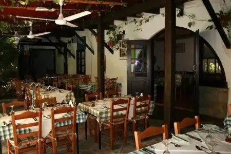The Bunch of Grapes Inn - 7