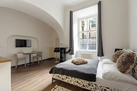 Old Town Square Residence by Emblem - 85