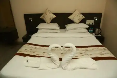 Soundarya - 106