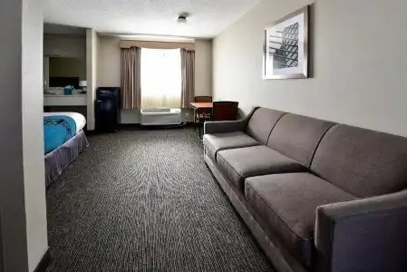 City Center Inn & Suites - 19