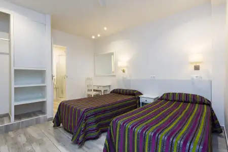 Sol y Miel Hostal - 3