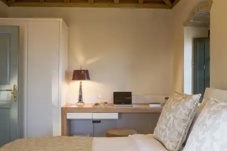 Moni Emvasis Luxury Suites - 36