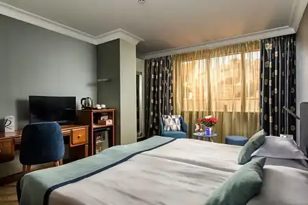 Rosslyn Thracia - 40