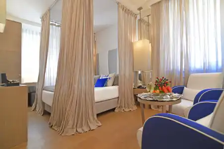 Eight Paraggi - 5