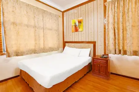 OYO 125 Moon Plaza - 6