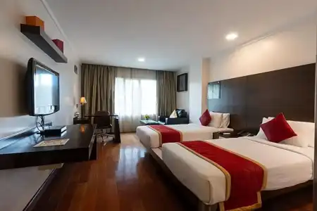 37th Crescent - 50