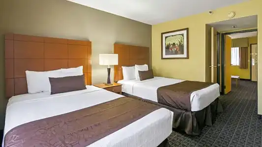 Best Western Plus Scottsdale Thunderbird Suites - 112