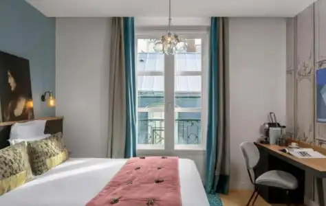 Lyric Paris - 108