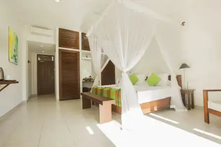 Rockside Beach Resort - 2