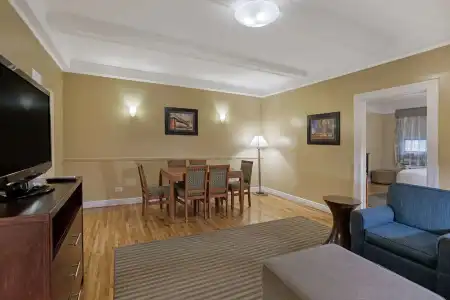 Best Western Plus Hospitality House - 15