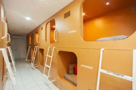 RedDoorz Hostel near Taman Puring - 13