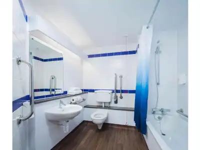 Travelodge London Park Royal - 37