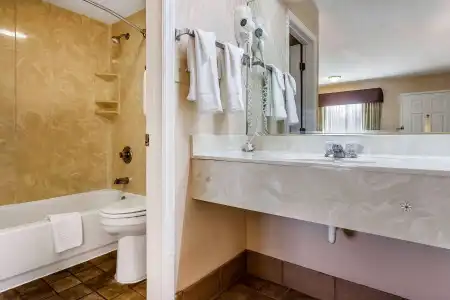 Rodeway Inn Augusta - 7