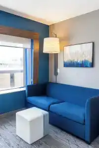Holiday Inn Express & Suites Louisville Downtown by IHG - 86