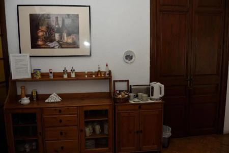 Ally's Guest House Barcelona B&B - 18