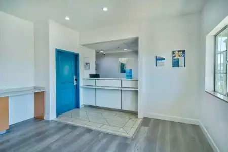Studio 6 Bakersfield, CA - 10