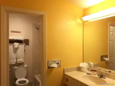 Anaheim Discovery Inn and Suites - 8