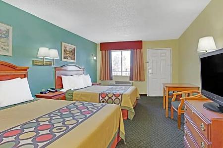 Super 8 by Wyndham Tucson Downtown Convention Center - 27